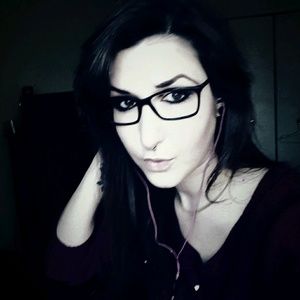 Meet your Posher, Eve